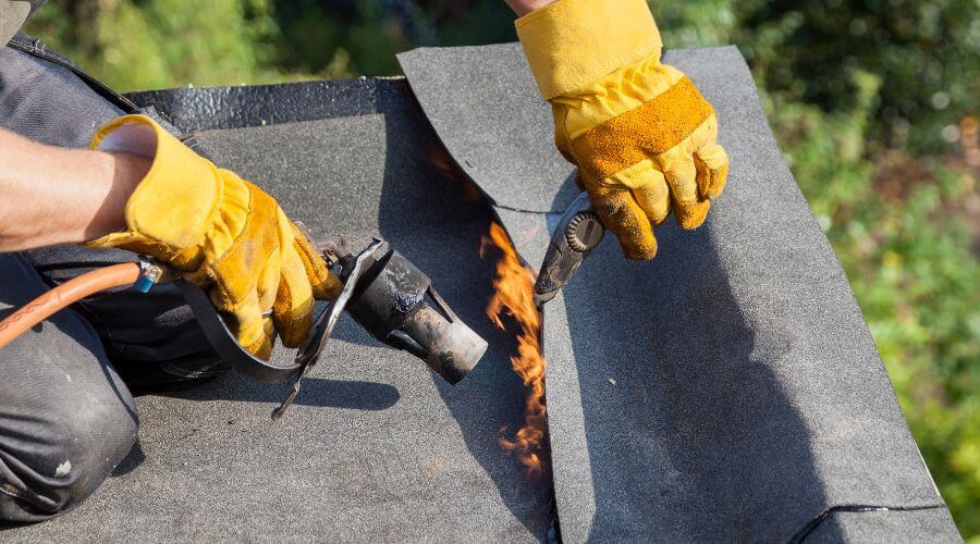 Professional gutter cleaning in Sioux Center, IA